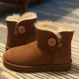 UGG Mini Bailey Button II boot - BRAND NEW